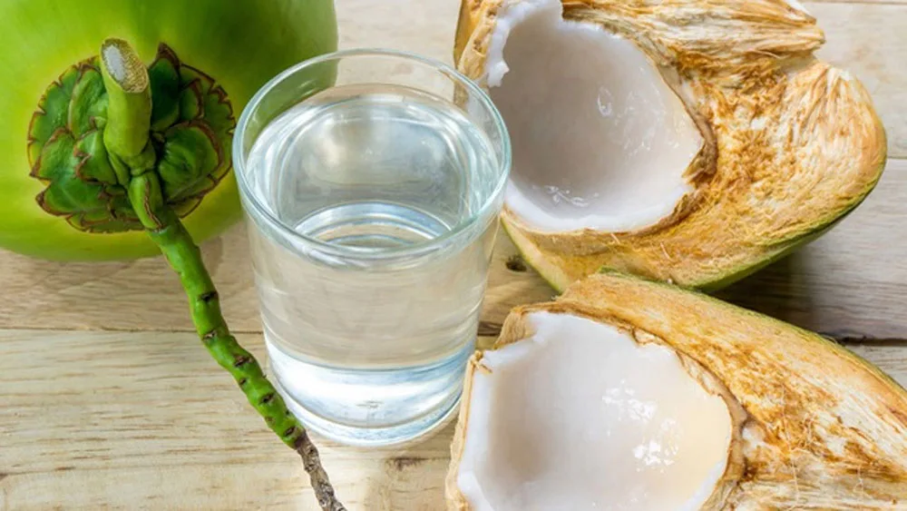 an-la-de-khoe-uong-nuoc-dua-moi-ngay-co-tot-khong-a1