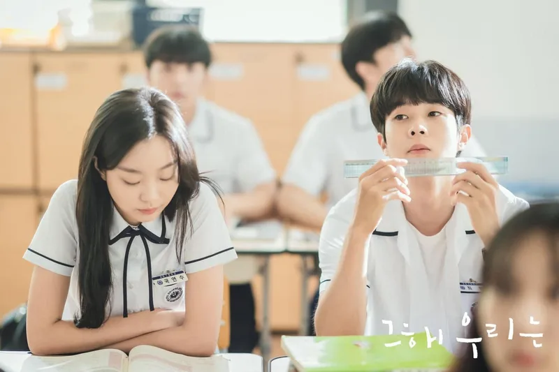 Dòng phim học đường Hàn Quốc lãng mạn thường nhẹ nhàng, chữa lành và gợi nhớ những rung động đầu đời.