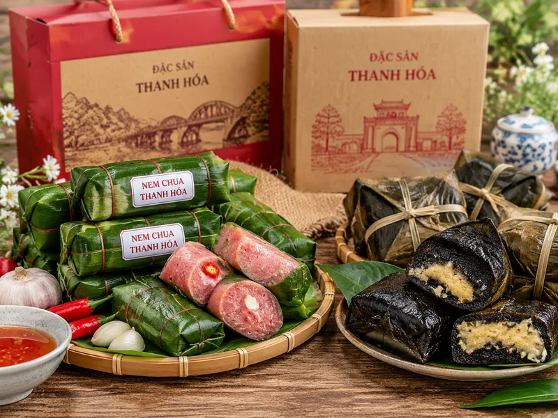 Nem chua, bánh gai và nhiều đặc sản Thanh Hóa được lựa chọn làm quà nhờ hương vị đặc trưng và sự tiện lợi khi vận chuyển.