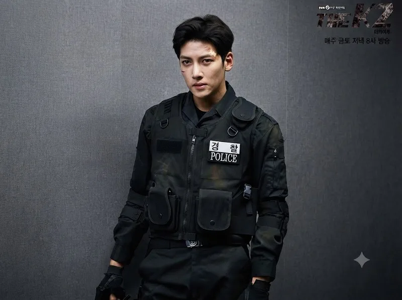 Loạt phim Ji Chang Wook từ Healer, The K2 đến The Worst of Evil cho thấy khả năng biến hóa đa dạng của nam diễn viên.